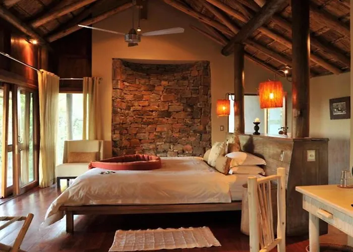 Buffalo Ridge Safari Lodge